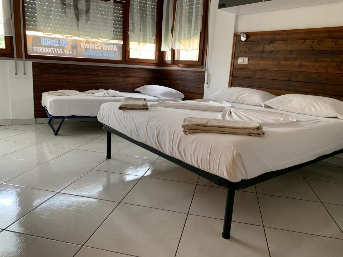 B&B Gli Archi Πίζα Εξωτερικό φωτογραφία