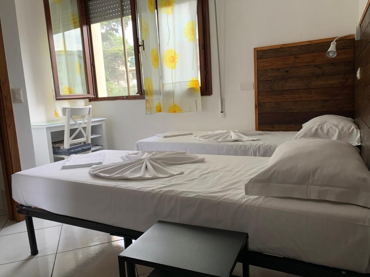 B&B Gli Archi Πίζα Εξωτερικό φωτογραφία